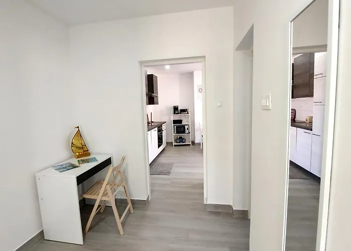 Grlica #2 Апартаменты Трогир